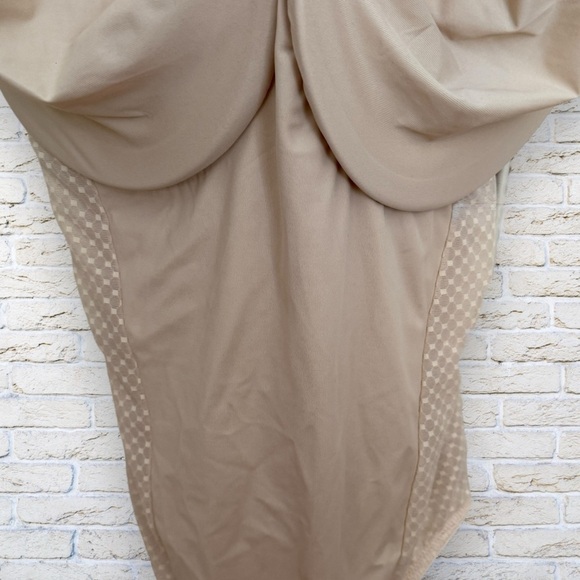 NWT BALI Minimizer Body Shaper Bodysuit Firm Control Size 42DDD - Picture 5 of 11